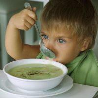 Разнообразие и польза супов для взрослых, детей