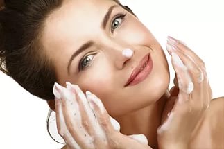 Средства для очищения кожи лица: правила чистой кожи