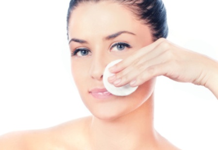 Средства для очищения кожи лица: правила чистой кожи