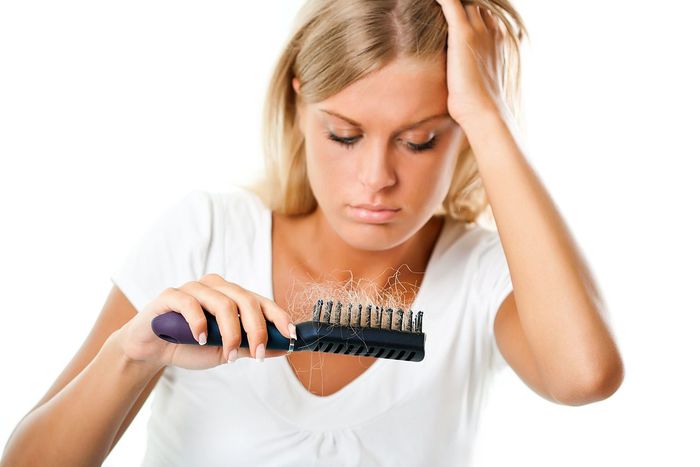 Причины выпадения волос у женщин - способы лечения